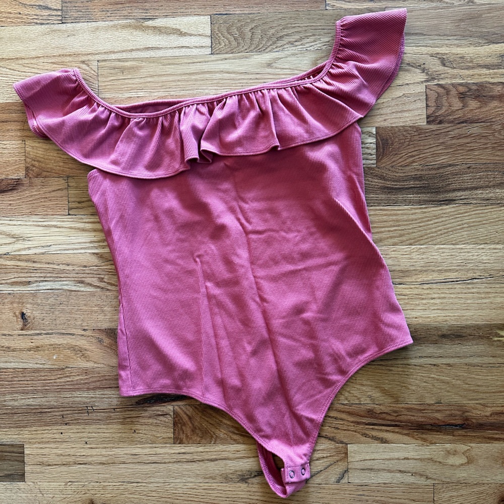 Off the shoulder pink bodysuit